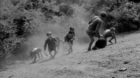 From the Branches Drops the Withered Blossom (Paul Meyer, 1960)